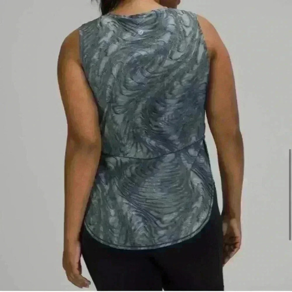 Lululemon Women Dimensional Icing Blue DWMM High Neck Split Hem Run Tank Top 2 - Picture 2 of 7